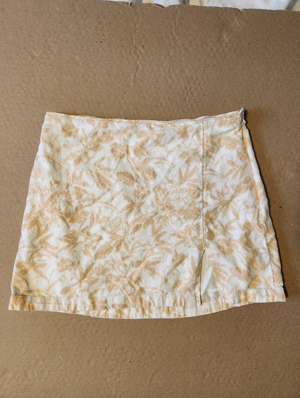 Abercrombie & Fitch Floral Print Mini Skirt in Cream and Tan